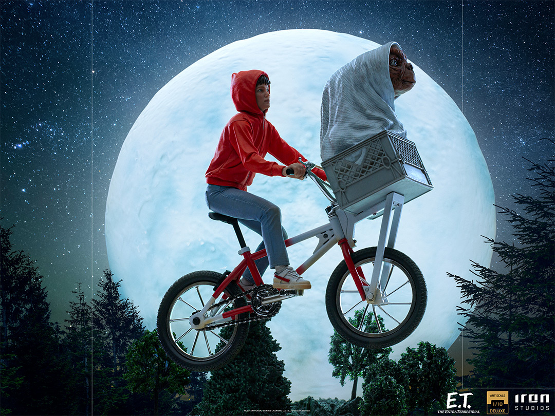 Iron Studios E.T. & Elliot Light-Up Deluxe Art Scale Statue